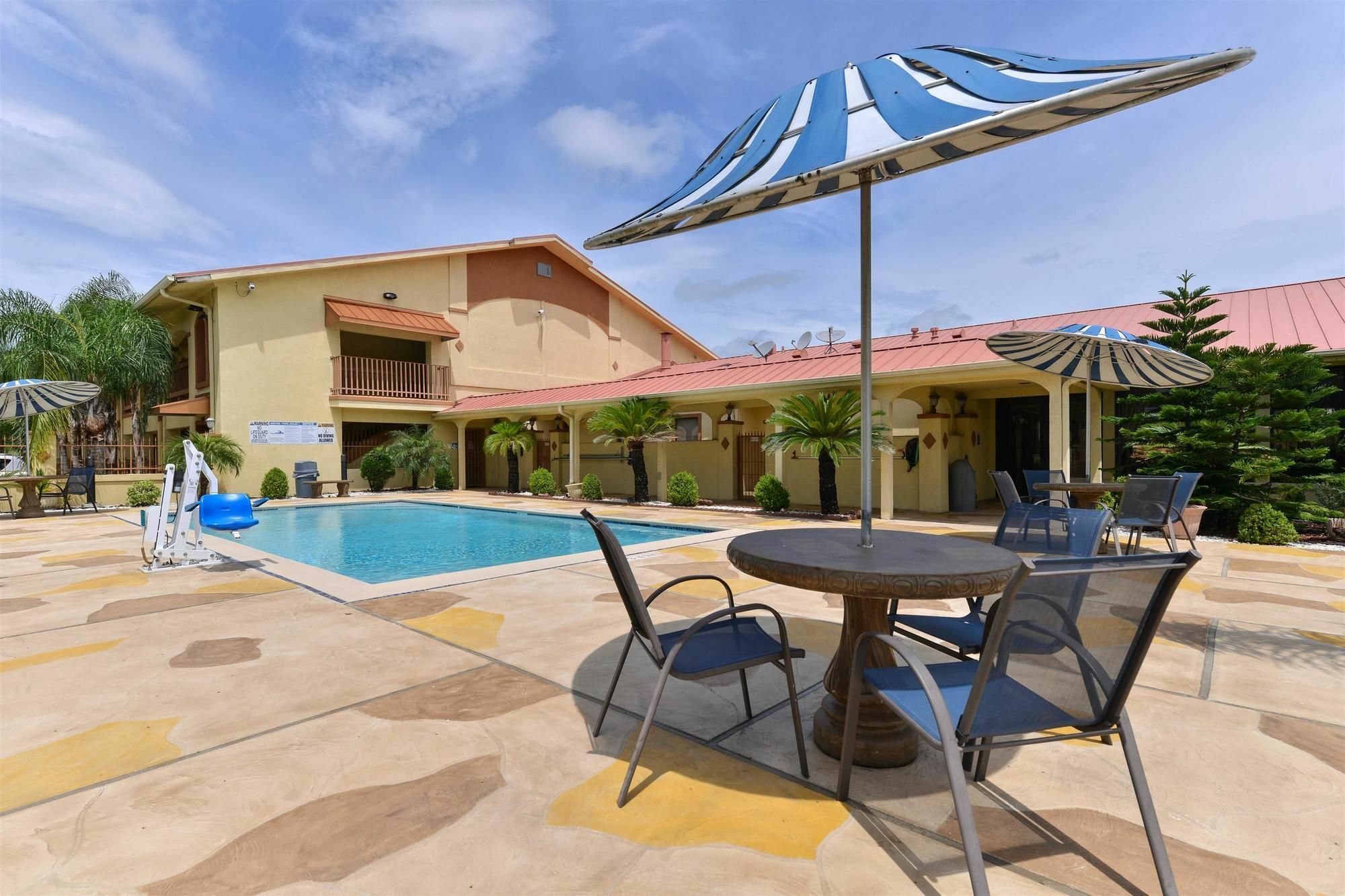 Hotel Americas Best Value Inn&suites-alvin/houston 3*